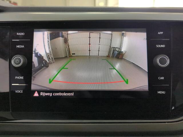 Volkswagen POLO 1.0 MPI Comfortline Color Connectivity Camera / App-connect / Cruise control / Airconditioning / Navigatie via app-connect