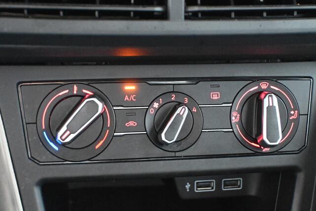 Volkswagen POLO 1.0 TSI Comfortline Airco Navigatie Carplay LED Rijklaarprijs Inruil Mogelijk!