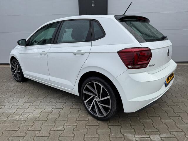 Volkswagen POLO 1.0 Comfortline / Sportief / 17 inch / Cruise / Bluetooth / Historie aanwezig.