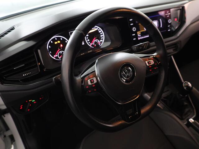 Volkswagen POLO 1.0 TSI Comfortline 95 pk | Navigatie | Parkeersensoren | Achteruitrijcamera | Apple Carplay/Android Auto | Autom. airco |