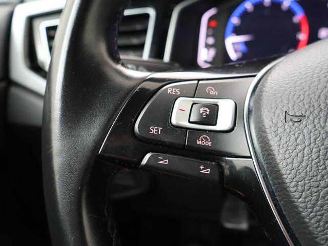 Volkswagen POLO 1.0 TSI Highline | 95 PK | Navigatiesysteem | Achteruitrijcamera | Apple Carplay/Android Auto | R-Line |