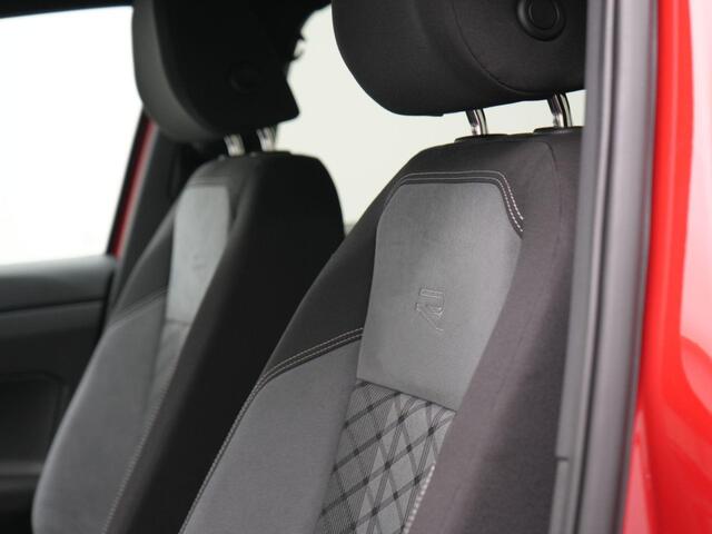 Volkswagen POLO 1.0 TSI 95 pk DSG R-Line Business | IQ Light | Stoelverwarming | Apple Carplay/Android Auto | Adaptive Cruise Control | 16 inch