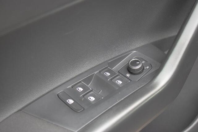 Volkswagen POLO 1.0 Comfortline Business | Climate | Stoelverwarming | Stuurbediening | Bluetooth | 2 X PDC | Front Assist | Deep Black Pearl Metallic | Dealer Onderhouden | Garantie