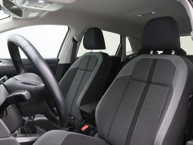 Volkswagen POLO 1.0 TSi Highline | Adaptive Cruise | Carplay | Parkeersensoren | Navigatiesysteem | Climate Control | LED | 16 Inch | 8.703 Km!!