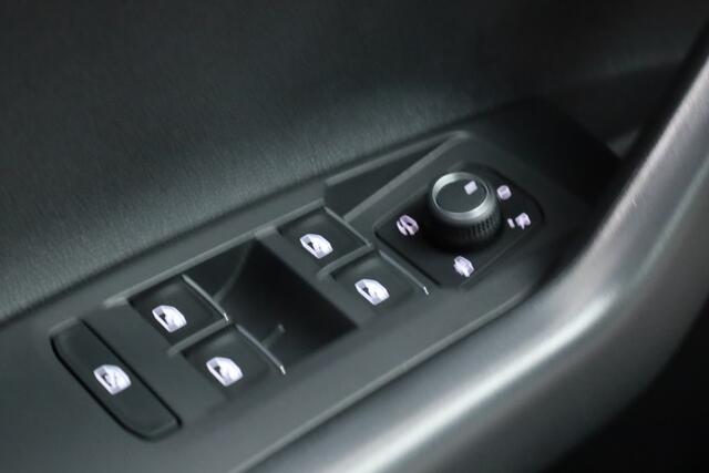 Volkswagen POLO 1.0 TSI R-Line DSG | Apple CarPlay | Camera | Keyless | IQ. Light | Stoelverw. | Adapt. Cruise