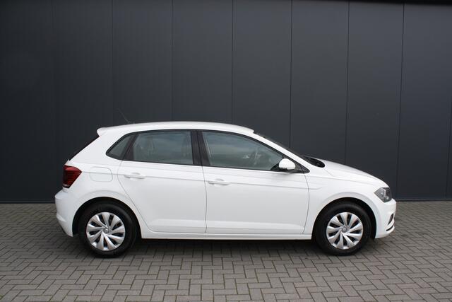 Volkswagen POLO 1.0 TSI Comfortline - NAVIGATIE - AIRCO - TREKHAAK - 5-DEURS