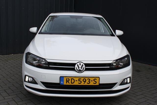 Volkswagen POLO 1.0 TSI Comfortline - NAVIGATIE - AIRCO - TREKHAAK - 5-DEURS