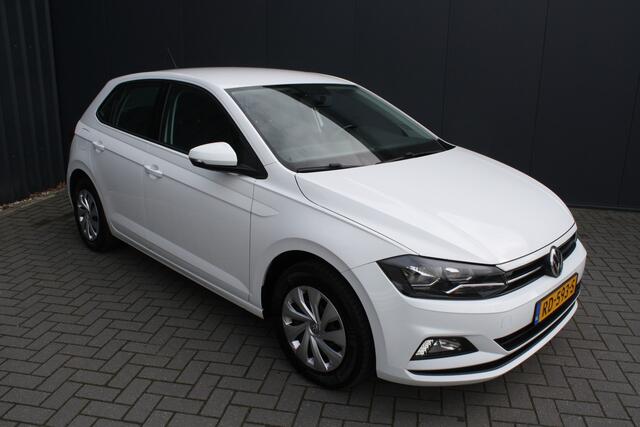 Volkswagen POLO 1.0 TSI Comfortline - NAVIGATIE - AIRCO - TREKHAAK - 5-DEURS