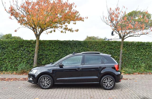 Volkswagen POLO 1.2 TSI Highline Pano Carplay stoelverwarming Garantie