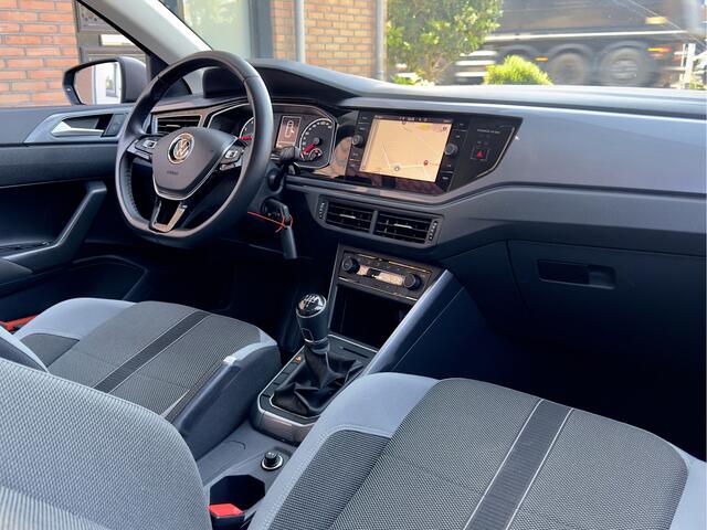 Volkswagen POLO 1.0 TSI HIGHLINE R-LINE 57D.KM!! NAVI CAMERA AIRCO APPLE-CARPLAY LED LMV PDC