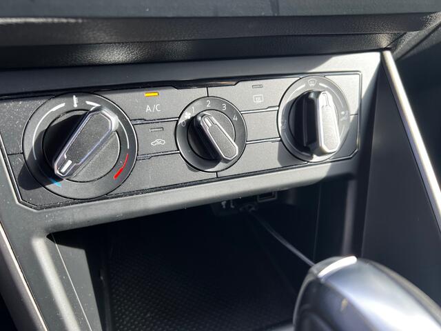 Volkswagen POLO 1.0 TSI Highline 5 Deurs Automaat (7) / Airco / Apple CarPlay / 16"LM Velgen / Park Assist / WW Glas / Dealer Onderhouden!