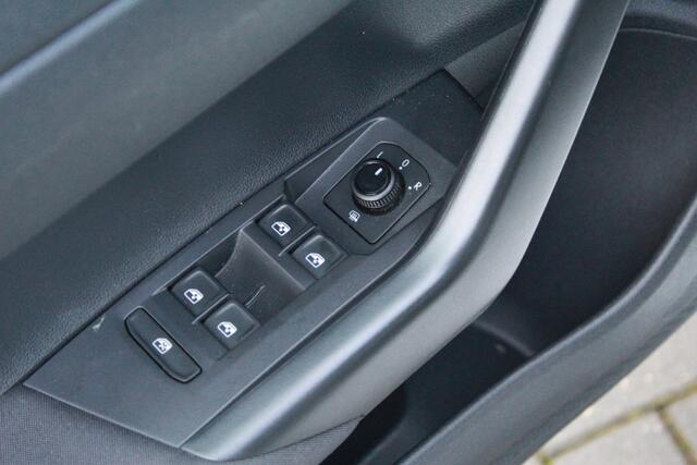 Volkswagen POLO 1.0 TSI R-Line Edition | ACC | Carplay |