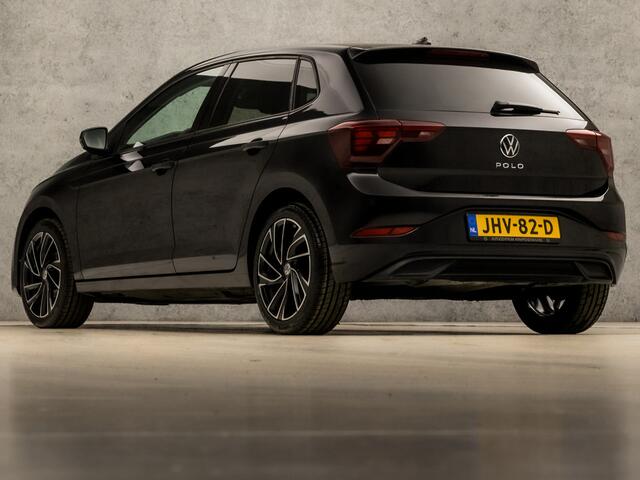 Volkswagen POLO 1.0 TSI Sportline Automaat (VIRTUAL COCKPIT, APPLE CARPLAY, GROOT NAVI, KEYLESS, CLIMATE, CAMERA, LM VELGEN, SPORTSTOELEN, GETINT GLAS, NIEUWSTAAT)