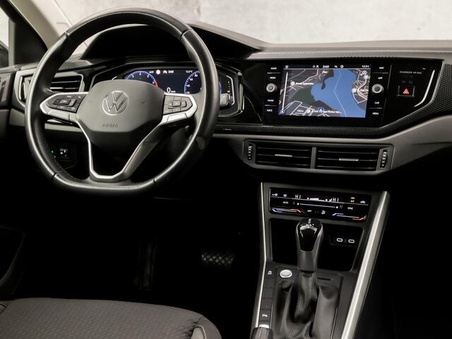 Volkswagen POLO 1.0 TSI Sportline Automaat (VIRTUAL COCKPIT, APPLE CARPLAY, GROOT NAVI, KEYLESS, CLIMATE, CAMERA, LM VELGEN, SPORTSTOELEN, GETINT GLAS, NIEUWSTAAT)