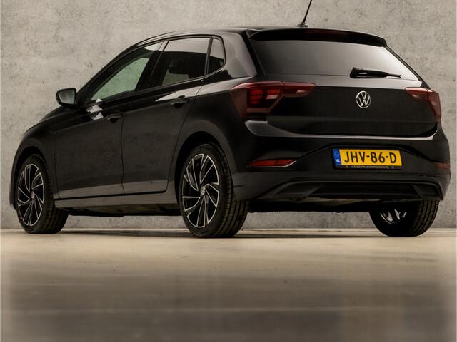 Volkswagen POLO 1.0 TSI Sportline Automaat (VIRTUAL COCKPIT, APPLE CARPLAY, GROOT NAVI, KEYLESS, CLIMATE, CAMERA, LM VELGEN, SPORTSTOELEN, GETINT GLAS, NIEUWSTAAT)