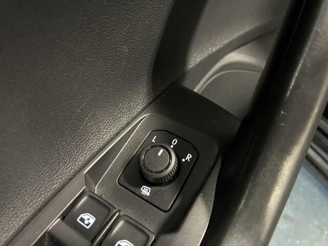 Volkswagen POLO 1.0 TSI 95pk Life Business · Apple/Android Car Play · ACC · P-Sensoren · 15"Velgen + All Season Banden · Airco · DAB · Garantie t/m 10-10-2027 of 100.000km