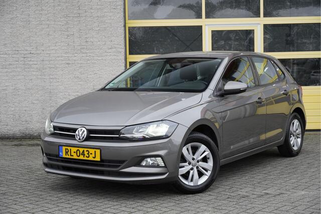 Volkswagen POLO 1.0 TSI 5drs Comfortline BJ2018 Lmv 15" | Led | Navi | Trekhaak | App-Connect | Airco | Cruise control | Getint glas