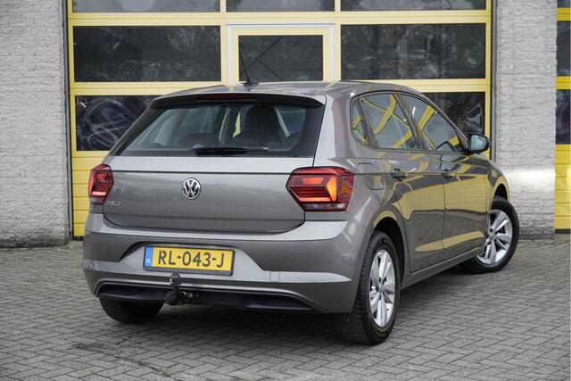 Volkswagen POLO 1.0 TSI 5drs Comfortline BJ2018 Lmv 15" | Led | Navi | Trekhaak | App-Connect | Airco | Cruise control | Getint glas
