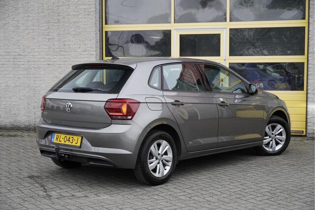 Volkswagen POLO 1.0 TSI 5drs Comfortline BJ2018 Lmv 15" | Led | Navi | Trekhaak | App-Connect | Airco | Cruise control | Getint glas