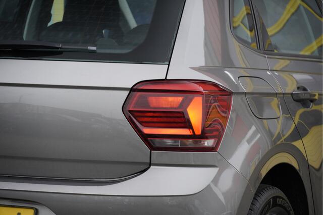 Volkswagen POLO 1.0 TSI 5drs Comfortline BJ2018 Lmv 15" | Led | Navi | Trekhaak | App-Connect | Airco | Cruise control | Getint glas