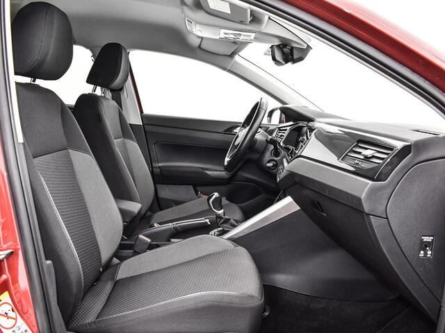 Volkswagen POLO 1.0 Tsi 95pk Life Business · Apple/Android Car Play · Navigatie · Alarm · Stoelverwarming · Climatronic · 15'' Inch · Garantie t/m 25-04-2027 of 100.000km