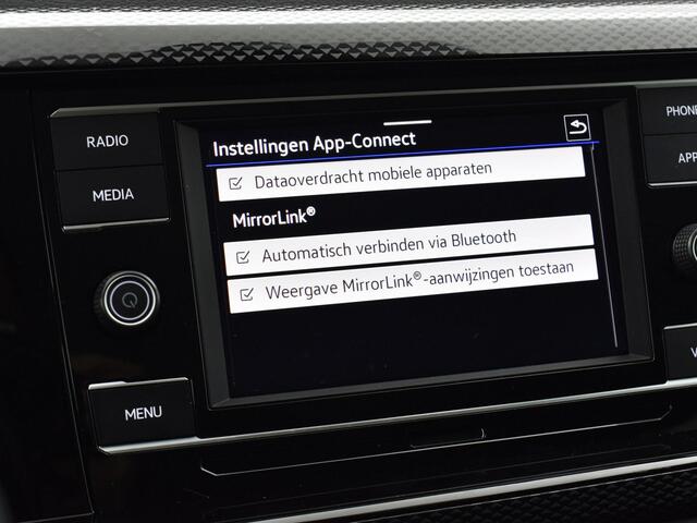 Volkswagen POLO 1.0 TSI 95pk Life · Apple/Android Car Play · P-Sensoren · Getint Glas · Airco · 15'' Inch · Garantie t/m 11-09-2027 of 100.000km