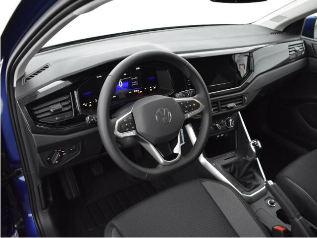 Volkswagen POLO Life Edition 1.0 TSI 95 pk 5 versn. Hand · Achteruitrijcamera · Regensensor ·