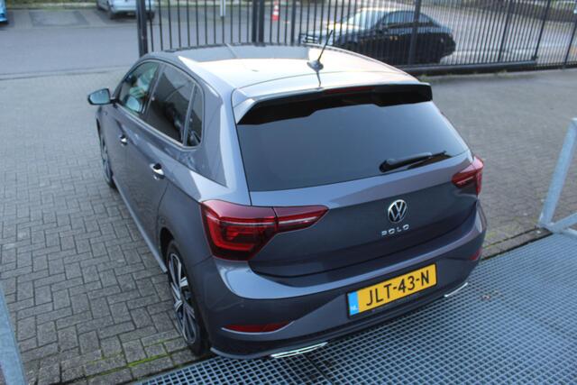 Volkswagen POLO 1.0 TSI 2x R-Line Automaat Navigatie/Virtual cockpit/Adaptive cruise control/Achteruitrijcamera/Parkeersensoren rondom/Apple carplay/Stoelverwarming/LED grill/IQ.light/Climate control/Draadloze telefoonlader/DAB/17''Lichtmetalen velgen.