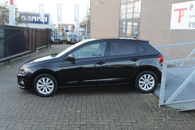 Volkswagen POLO 1.0 TSI Highline Climate control/Stoelverwarming/Navigatie/Apple car play/Verwarmbare buitenspiegels/Parkeerassistent/Privacy glass/Cruise control