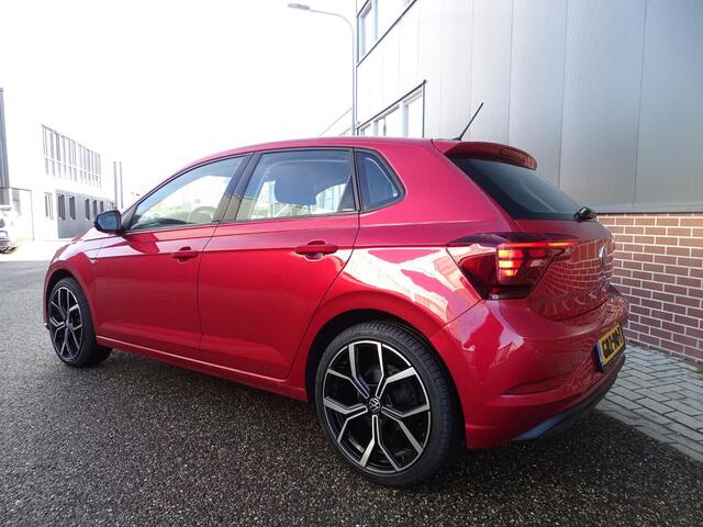 Volkswagen POLO 1.0 TSI Life Business AUTOMAAT | VOLLEDIG DIGITAAL INSTRUMENTENPANEEL | PARKEERSENSOREN | APPLE/ANDROID CARPLAY | ADAPTIEVE CRUISE CONTROL | STOELVERWARMING | KEYLESS GO