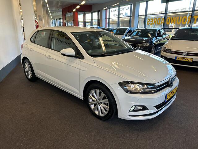 Volkswagen POLO 1.0 TSI Highline Automaat | Automatisch inparkeren | Adaptieve cruise control | Adaptief onderstel | 360 Parkeersensoren | Climate control | Apple carplay | Navigatie | Nederlands geleverd