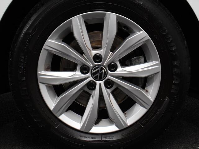 Volkswagen POLO 1.0 TSI 110pk Highline Plus DSG | Apple Carplay/Android Auto | Dab | Parkeer sensoren | Extra Getint Glas | Adaptive Cruise Control