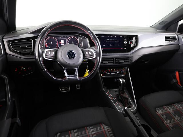 Volkswagen POLO 2.0 TSI GTI 20PK DSG | Digitaal dashboard | Navigatie | Parkeersensoren voor + achter | 18"LM velgen |