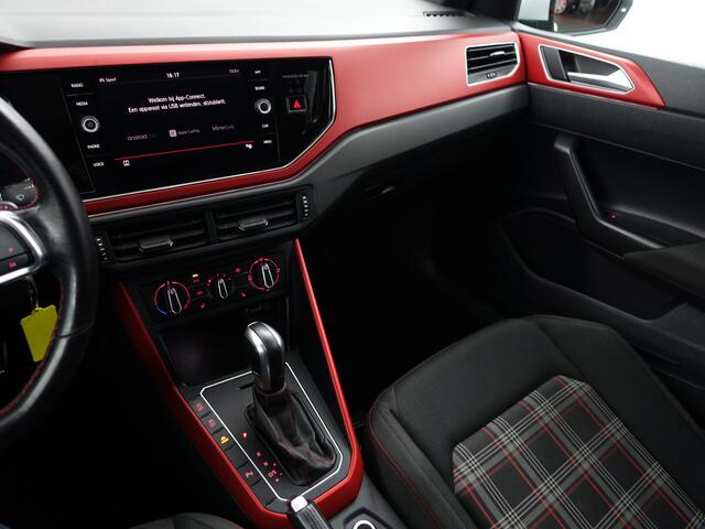 Volkswagen POLO 2.0 TSI GTI Aut- Panoramadak, CarPlay, Android Auto, Stoelverwarming, Dynamic select, Camera