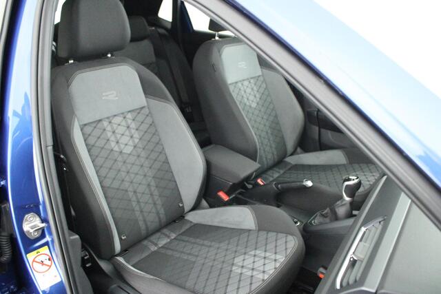 Volkswagen POLO 1.0 TSI 95pk 2x R-Line Navigatie Keyless Camera Virtual Cockpit Led Panoramadak