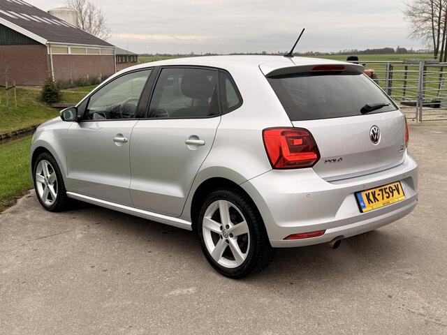 Volkswagen POLO 1.2 TSI Highline | LM-VELGEN | PARKEERCAMERA | LED KOPLAMPEN | CRUISE CONTROL | NIEUWE DISTRIBUTIERIEM (2024) |