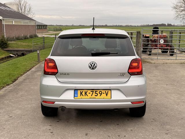 Volkswagen POLO 1.2 TSI Highline | LM-VELGEN | PARKEERCAMERA | LED KOPLAMPEN | CRUISE CONTROL | NIEUWE DISTRIBUTIERIEM (2024) |