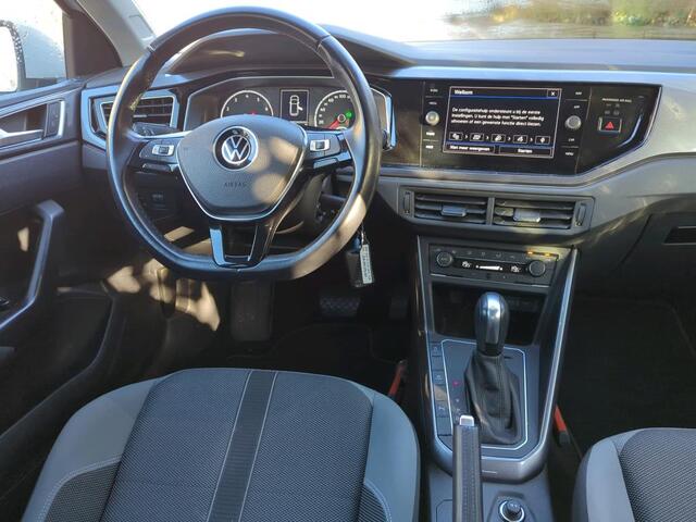 Volkswagen POLO 1.0 TSI Highline Business R / Navigatie / App connect / Parkeersensoren V+A / Climate controle /