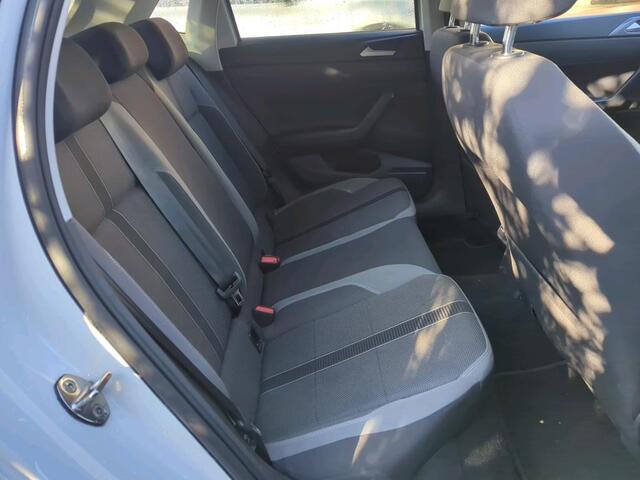 Volkswagen POLO 1.0 TSI Highline Business R / Navigatie / App connect / Parkeersensoren V+A / Climate controle /