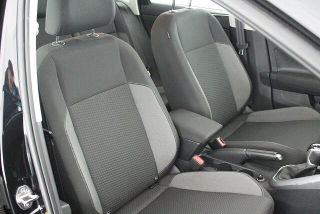 Volkswagen POLO 1.0 TSI 95pk DSG Life Trekhaak Carplay Stoelverwarming