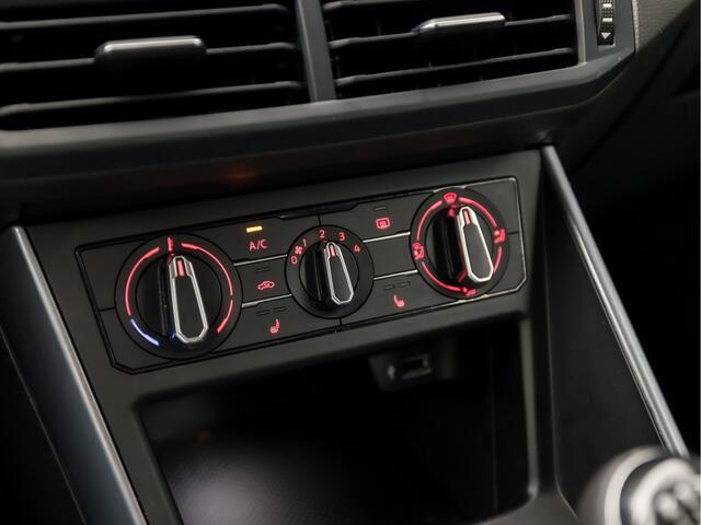 Volkswagen POLO 1.0 TSI Sportline (STOELVERWARMING, CRUISE, PARKEERSENSOREN, SPORTSTOELEN, LM VELGEN, ELEK PAKKET, NIEUWSTAAT)