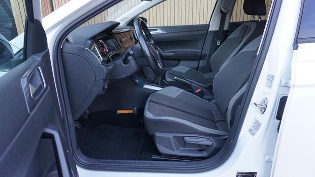 Volkswagen POLO 1.0 TSI 116pk 5Drs R-line & Highline 17inch LM Trekhaak A-Camera App-Connect *NL auto*