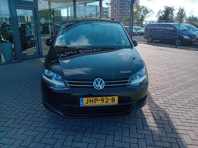 Volkswagen SHARAN 1.4 TSI Automaat, Airco (automatisch), Multimediasysteem, Navigatie, Bluetooth, Stoelverwarming, Elektrische ramen en spiegels, Centrale vergrendeling met AB, Trekhaak, Nette auto, Goed onderhouden, BOVAG