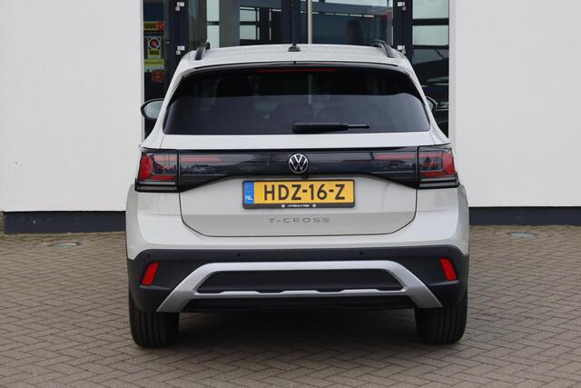 Volkswagen T-Cross 1.0 TSI Life Edition 95PK / 70kW, 17" 'Manila' LMV, LED koplampverlichting, Multimedia pakket (navigatie 'discover media', verkeerstekenherkenning, Apple Carplay / Android Auto, telefoon draadloos oplaadbaar), Comfort Pakket (parkeersensoren vóór en achte