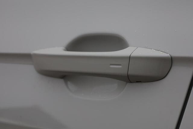 Volkswagen T-Cross 1.0 TSI Life Edition 95PK / 70kW, 17" 'Manila' LMV, LED koplampverlichting, Multimedia pakket (navigatie 'discover media', verkeerstekenherkenning, Apple Carplay / Android Auto, telefoon draadloos oplaadbaar), Comfort Pakket (parkeersensoren vóór en achte