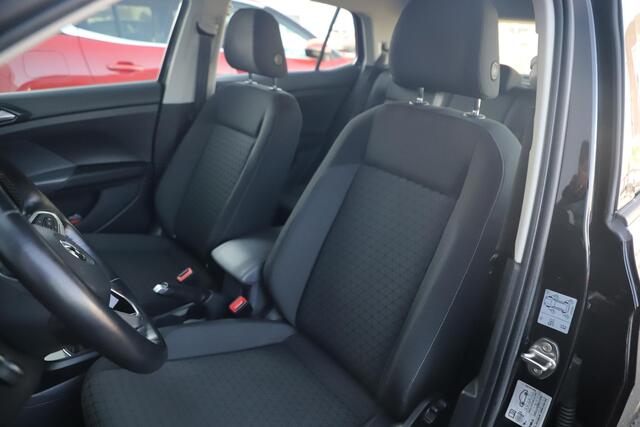 Volkswagen T-Cross 1.0 TSI Life Airco Stoelverwarming Parkeersensors Adaptive Cruise 16 inch LMV Radio Bluetooth | Carplay Android Mogelijkheid