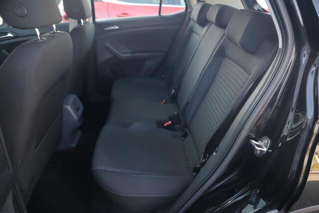 Volkswagen T-Cross 1.0 TSI Life Airco Stoelverwarming Parkeersensors Adaptive Cruise 16 inch LMV Radio Bluetooth | Carplay Android Mogelijkheid