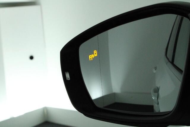 Volkswagen T-Cross 1.0 TSI 115pk DSG Style Trekhaak Led Navigatie