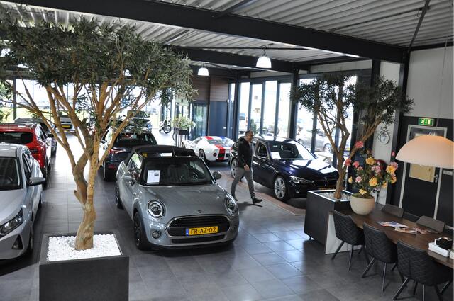 Volkswagen T-Cross 1.0 TSI AUTOMAAT STYLE / 1 x R-LINE / LED / CRUISE / NAVI / RIJKLAAR