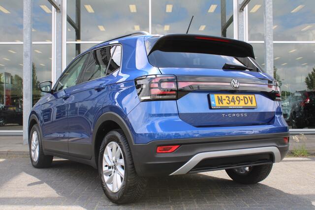 Volkswagen T-Cross TSI Life | Adapt. Cruise | Camera | Draadloze telefoonlader | DAB | Getint glas